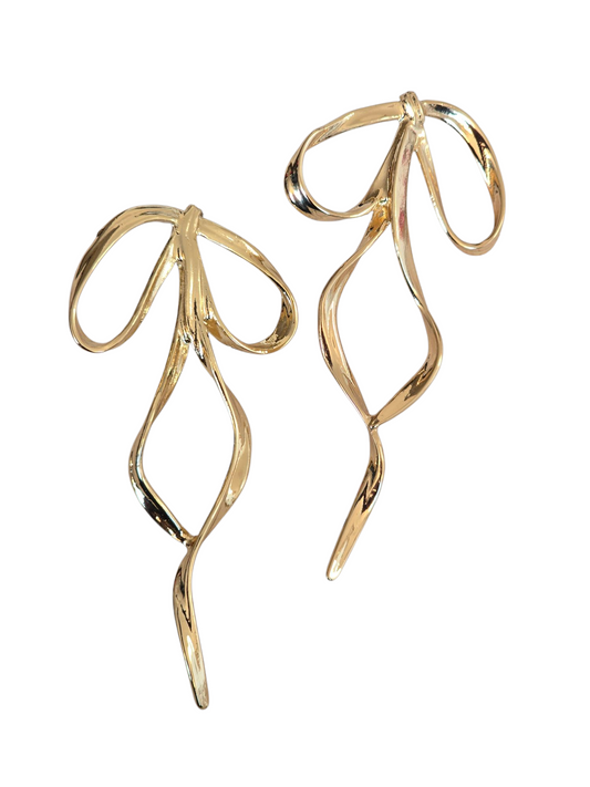 Goldfarbene Ohrringe mit Schleife – Elegant & Feminin