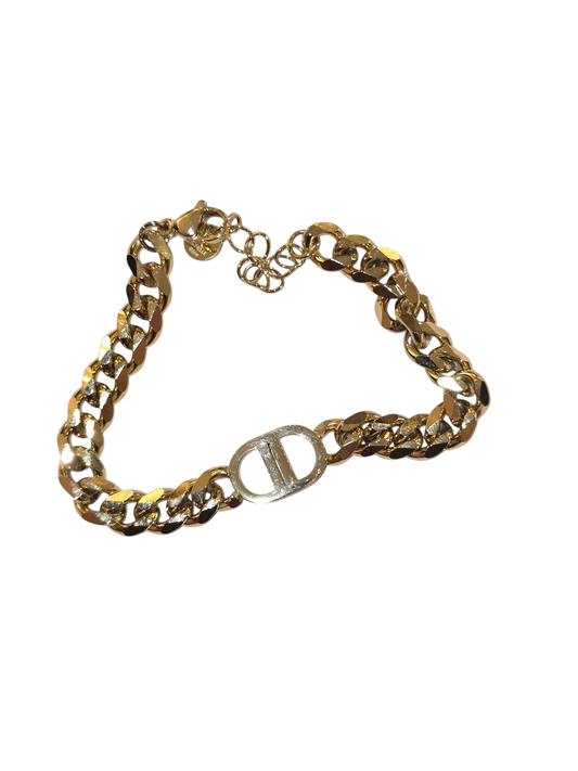 Goldfarbenes Gliederarmband mit Initialen-Detail – Elegant & Robust