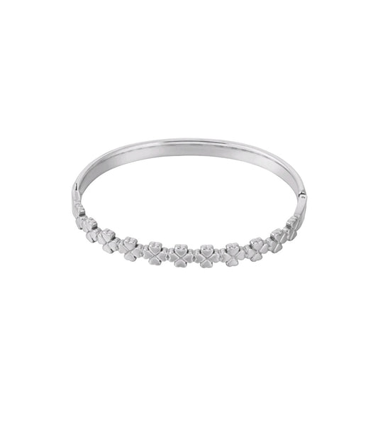 Elegantes silberfarbenes Armband mit vierblättrigem Kleeblatt – Symbol für Glück & Stil