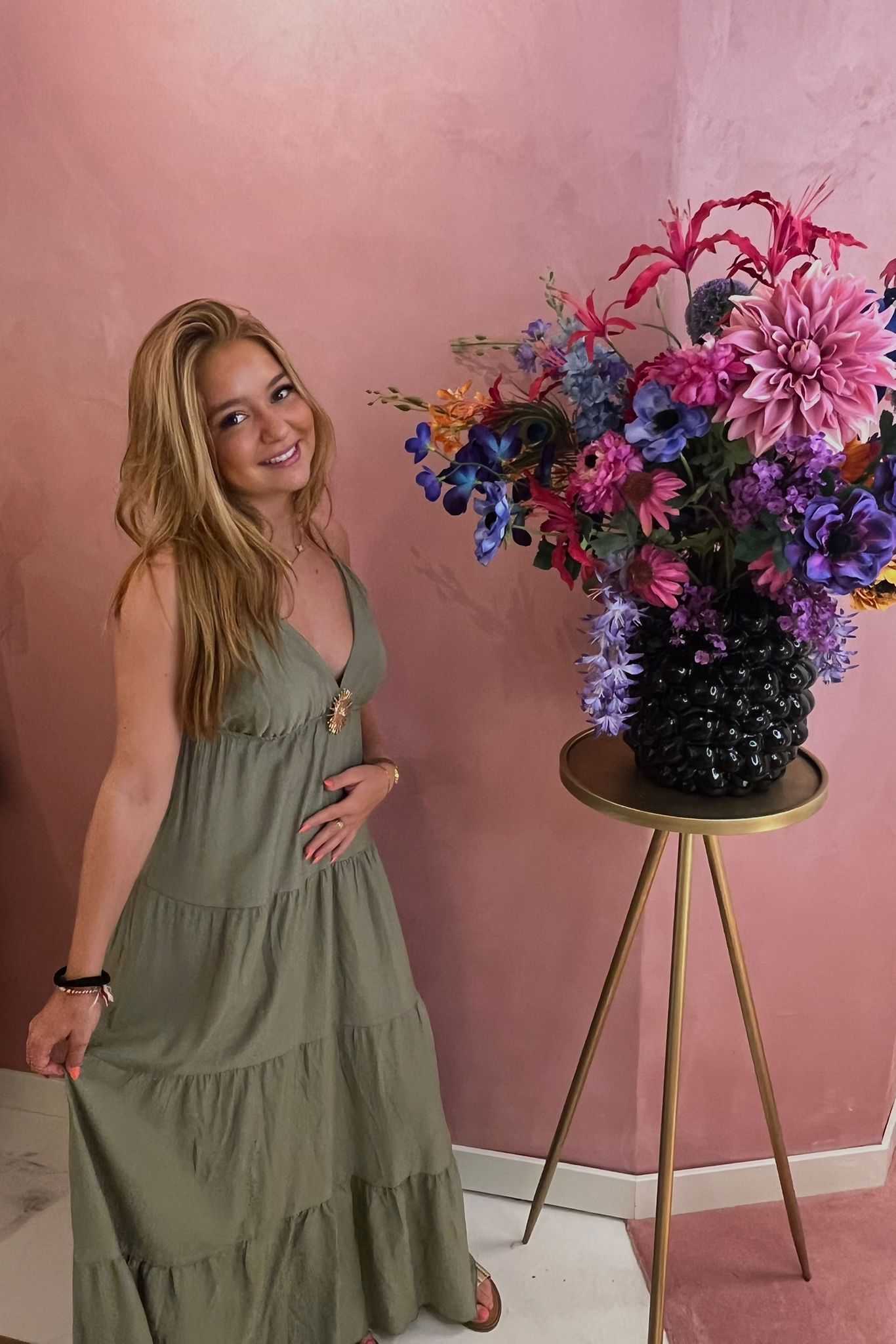 Groene Maxi-jurk – Vrouwelijk & Lichtgewicht met Gouden Detail