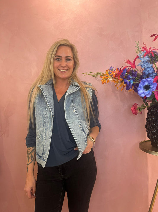 Denim Gilet met Studs – Vintage Wash & Stoere Look