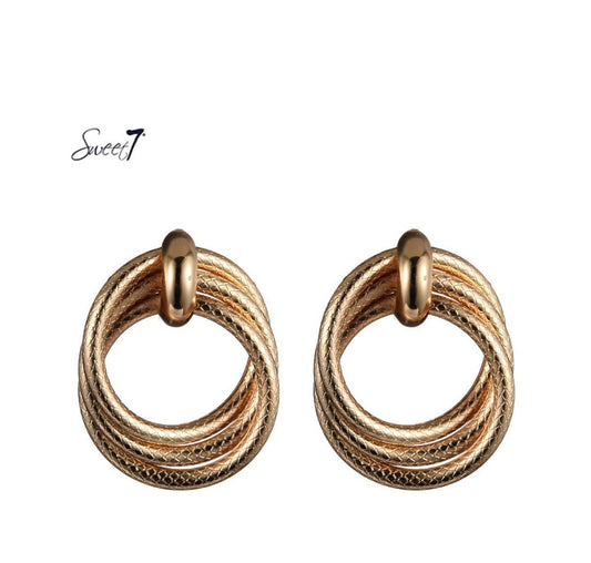 Sweet7 Goudkleurige Gevlochten Oorringen – Tijdloze Elegant Twist