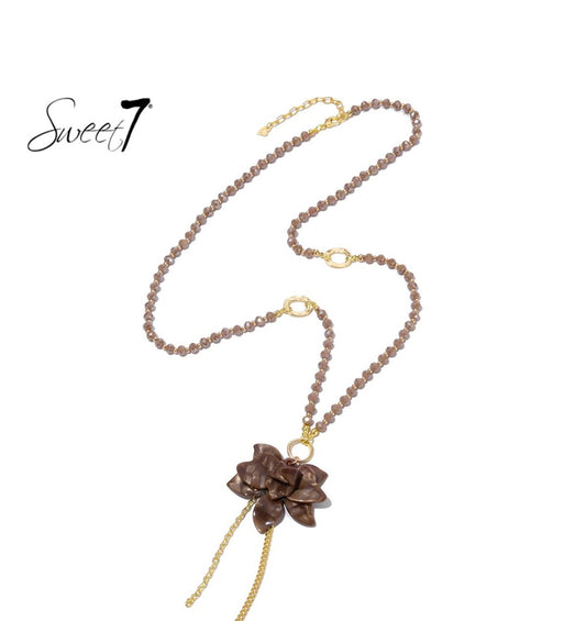 Romantisch & Elegant – Sweet7 Ketting met Bloemhanger in Chocoladebruin