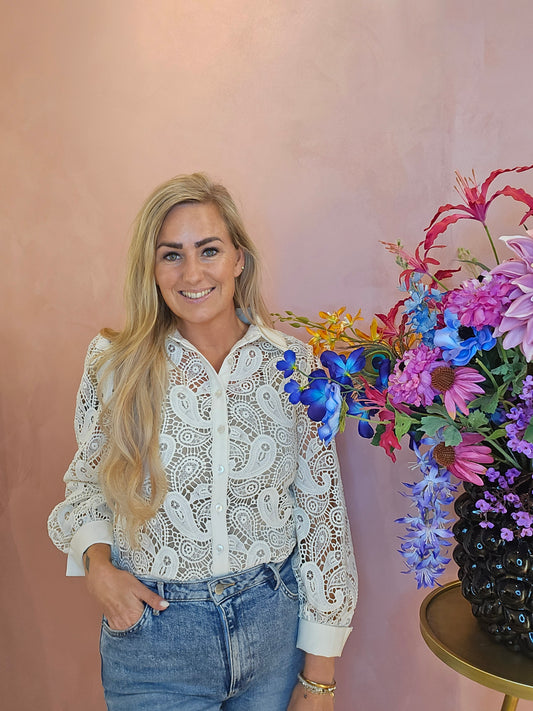 Romantische und raffinierte Spitzenbluse – stilvolle Eleganz mit zeitlosem Charme