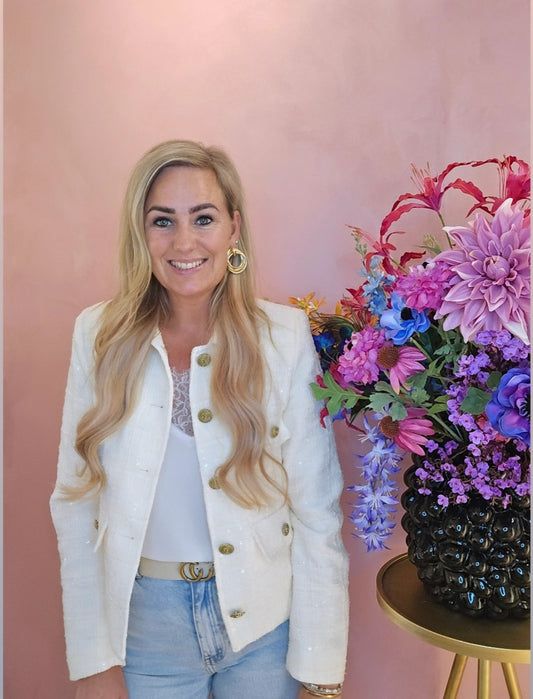 Ecru Blazer met Goudkleurige Knopen – Tijdloze Chic