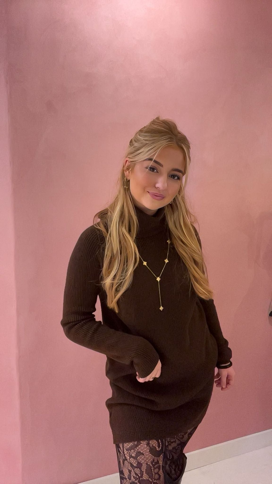 Col Jurk – Warme Chic in Diep Chocoladebruin