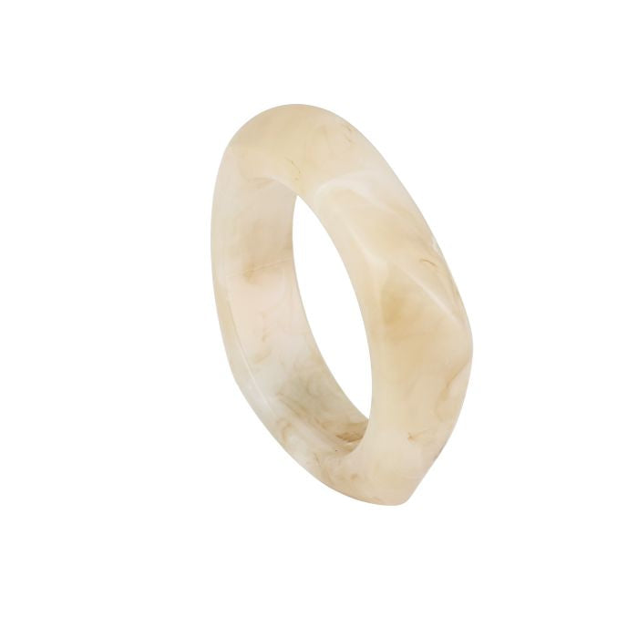 Statement bangle armband in beige marmerlook