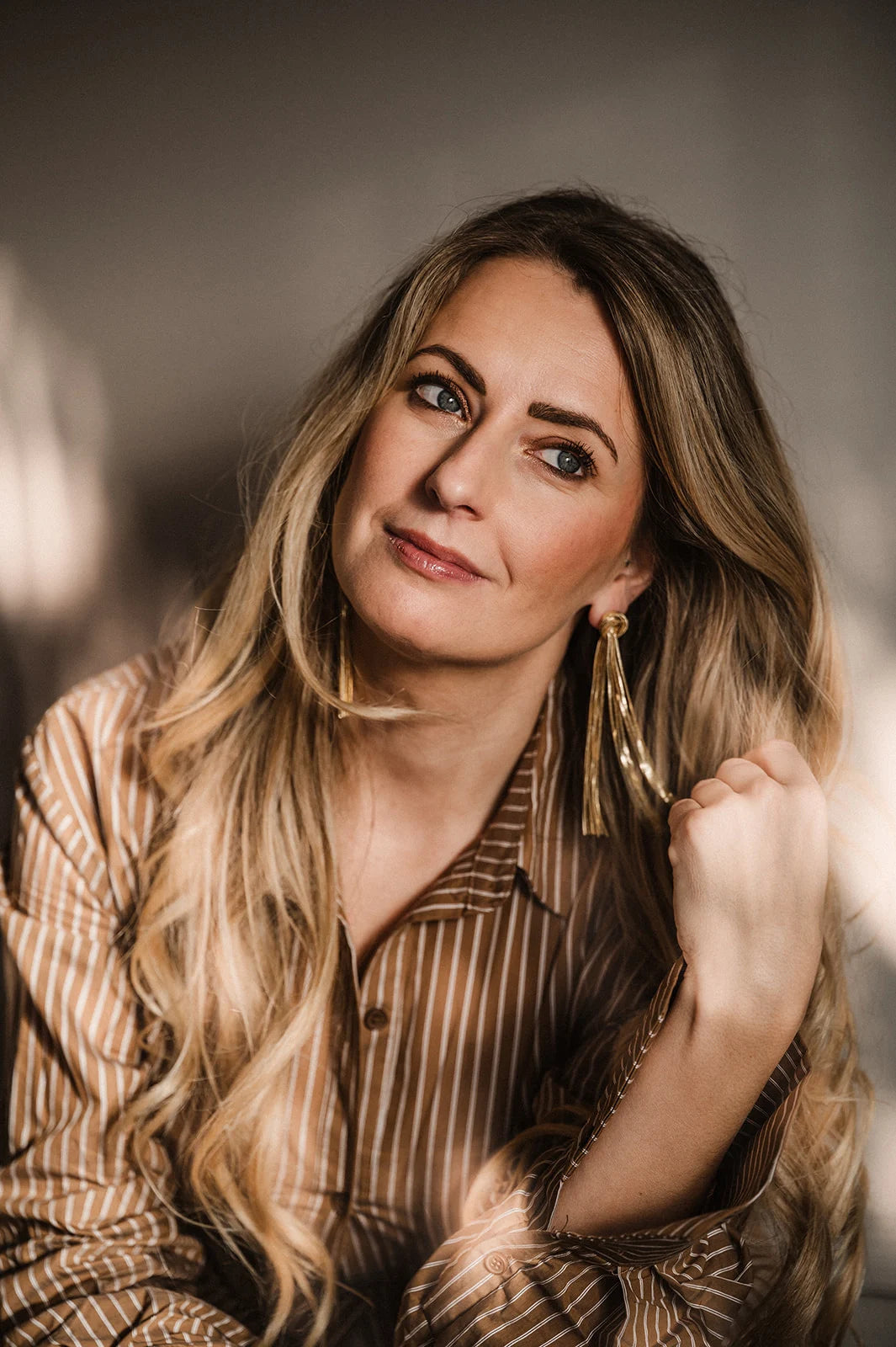 By Shir Oorbellen luxe knoop sparkle