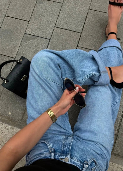 BALLOON JEANS – EEN MODERNE, LUXE LOOK MET NONCHALANTE FLAIR