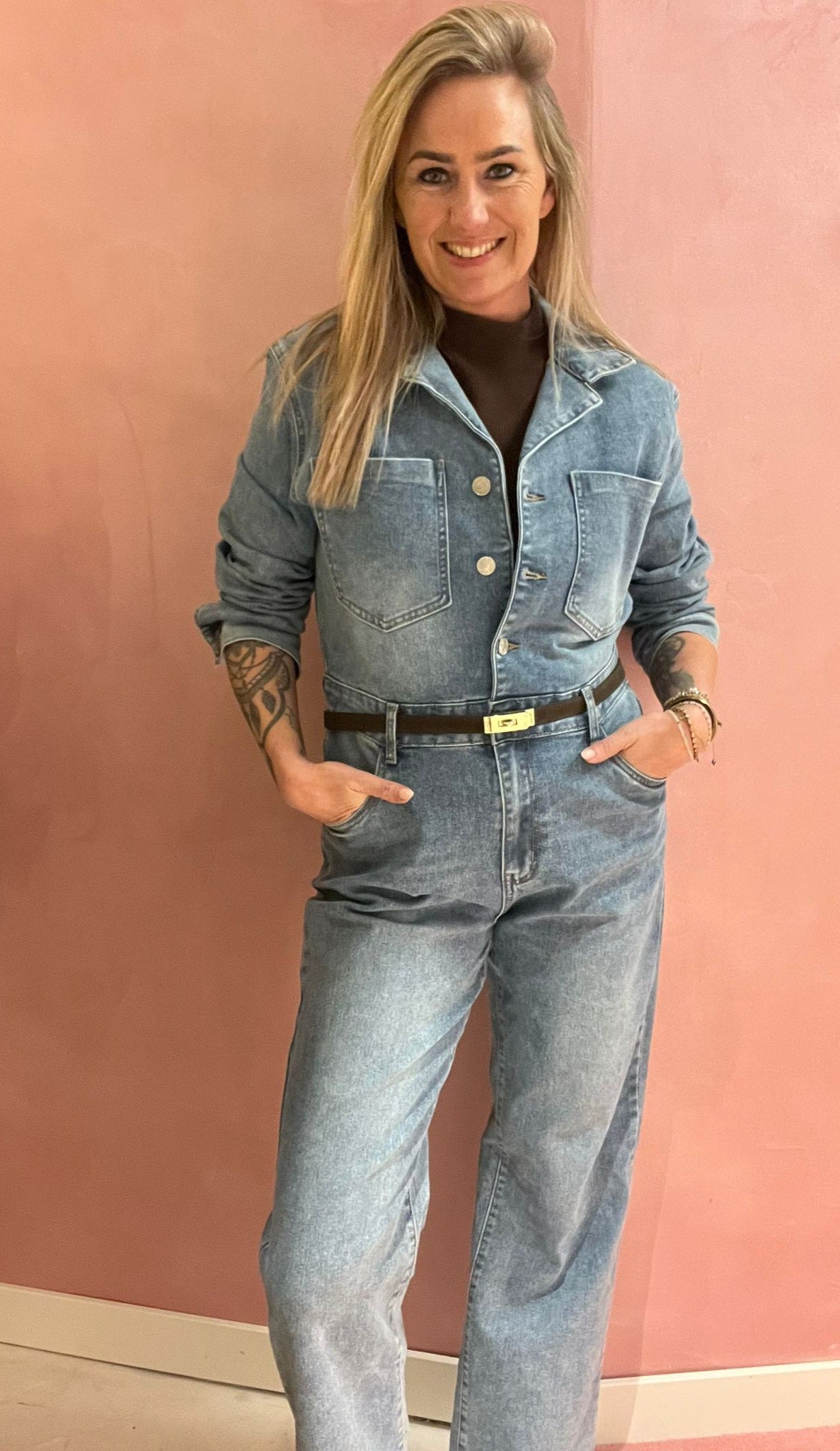 Stoere denim jumpsuit met tijdloze uitstraling