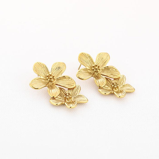 Bloemoorbellen met gelaagd design – verfijnde luxe in goud