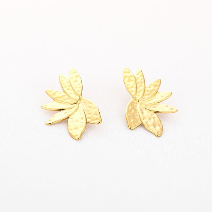 Statement oorbellen met bladmotief – goudkleurige elegantie