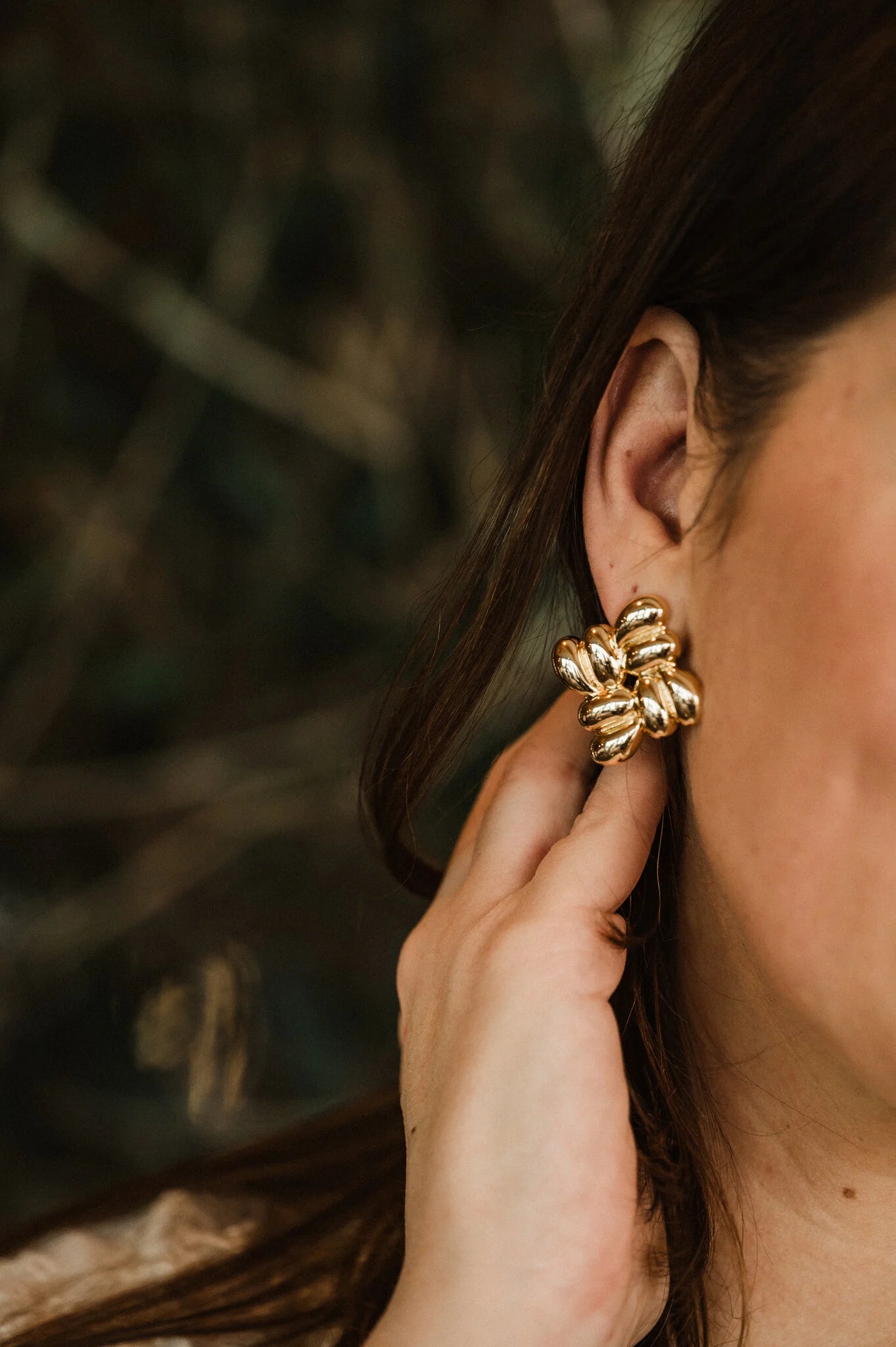 By Shir Oorbellen luxe Fleur