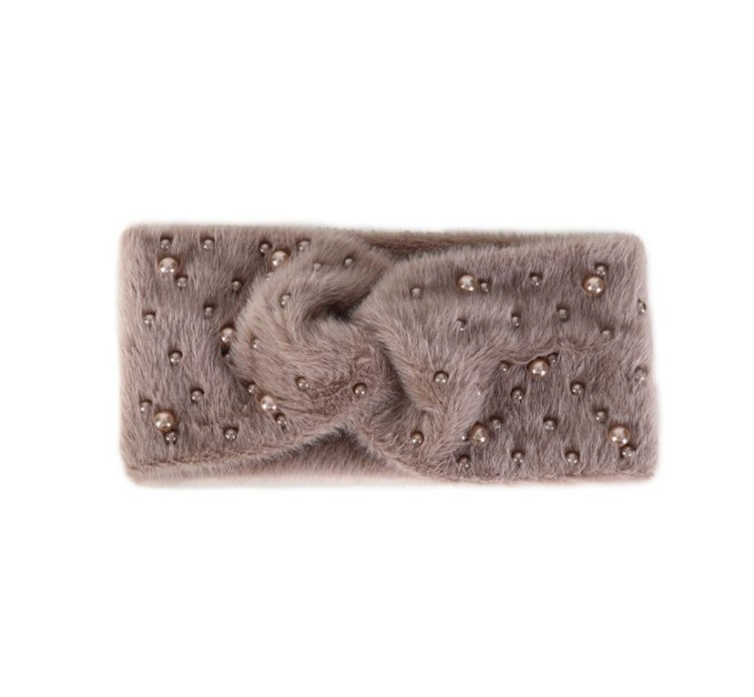 Luxe Fluffy Haarband met Pareldetails – Taupe